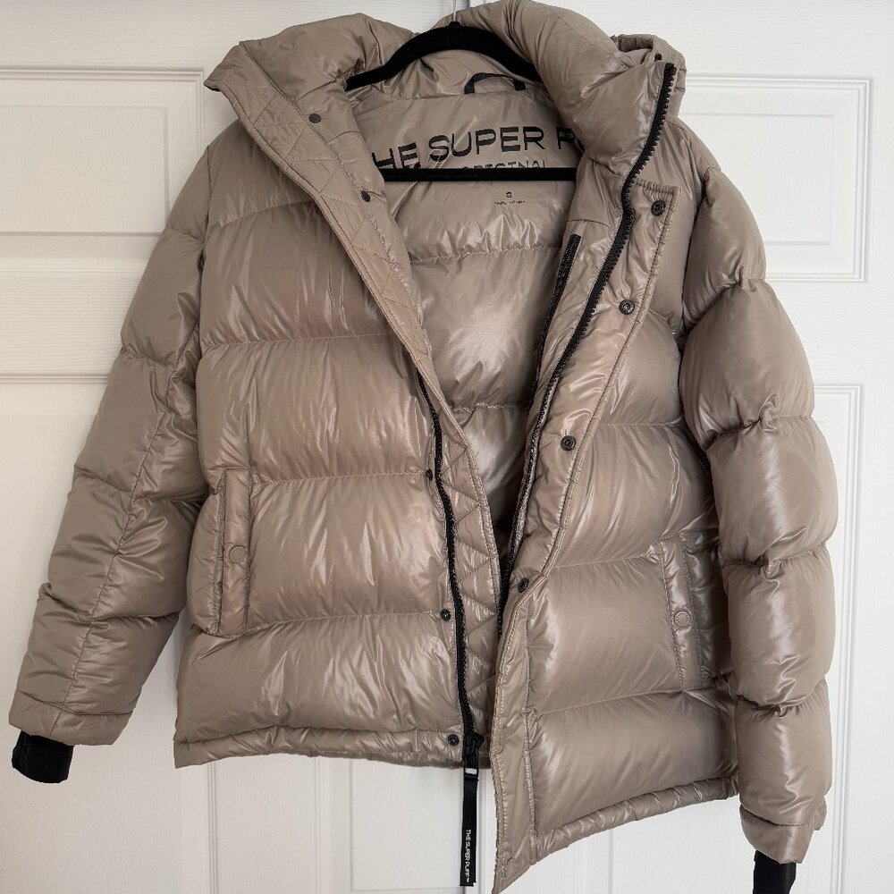 Aritzia Super Puff Jacket Size Small